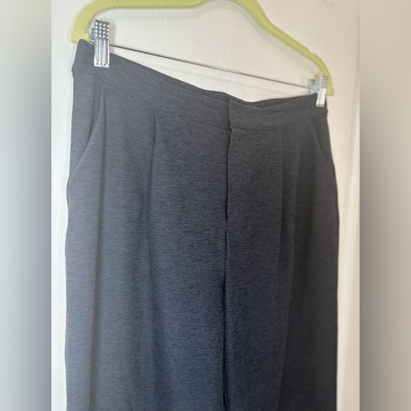 VUORI•Elevation Trouser High Rise Wide Leg Pleated•Midnight Heather•LIKE NEW•L - Picture 6 of 16